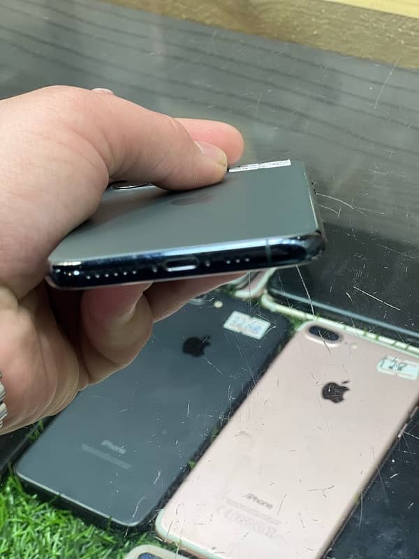 iphone 11pro non pta 64GB 89%battery health  10/10conditioj 3