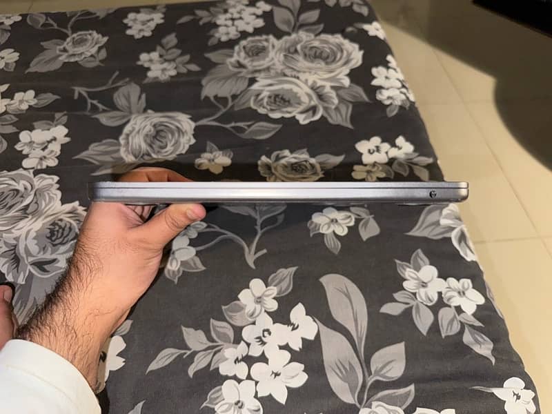 Macbook Air M2 2022 8/256 2