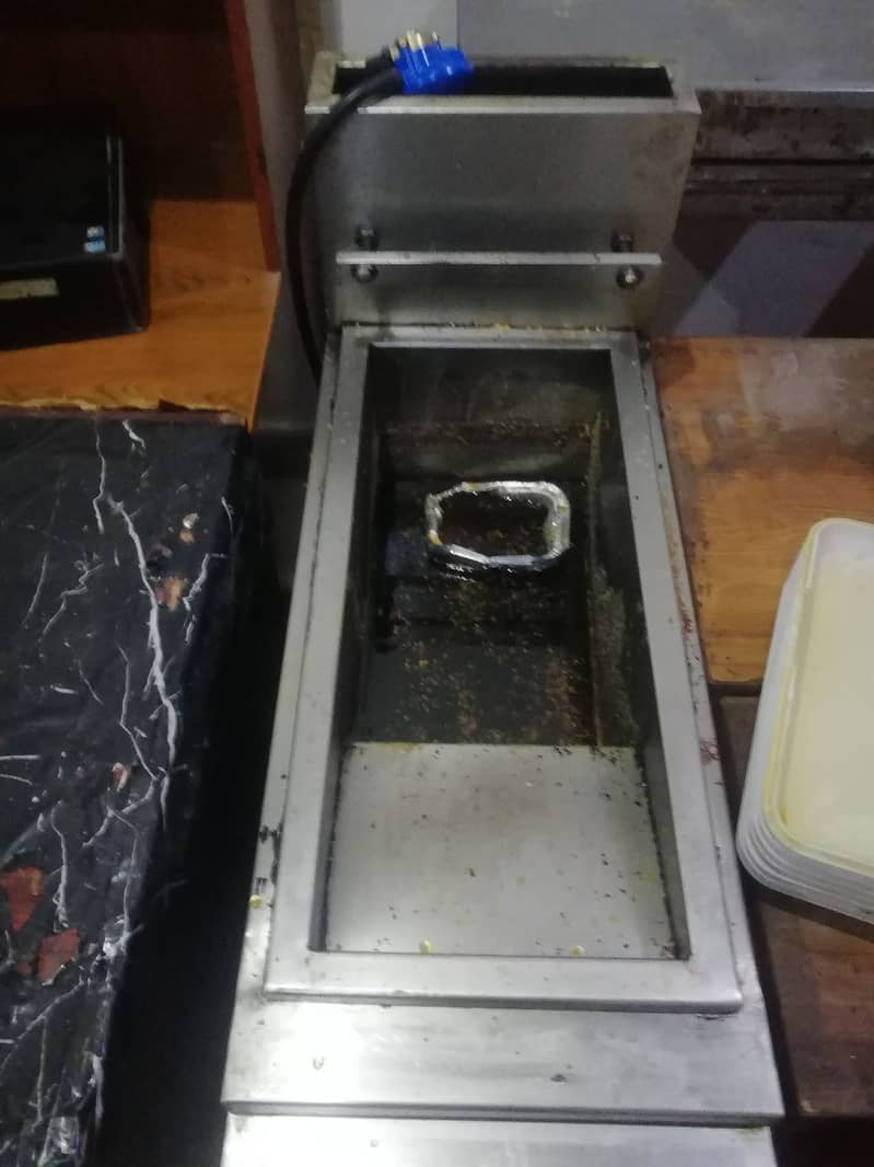 Fast food deep fryer for sell Urgent Sell 1