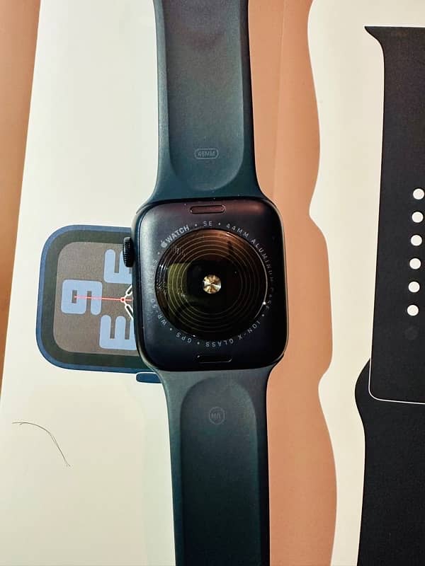 Apple Watch SE 2nd Generation 44mm 11