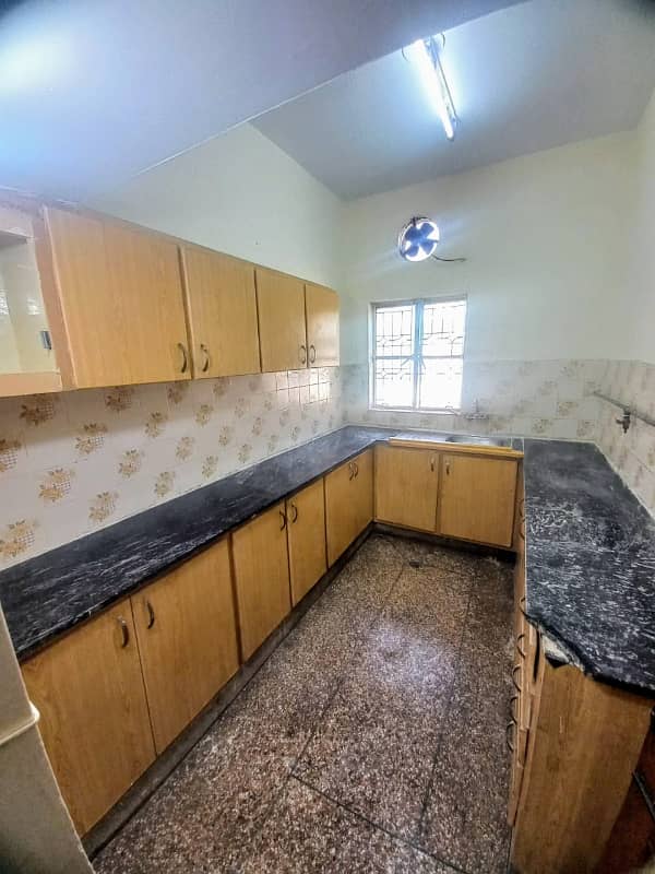 Prime Location 6 Marla Upper Portion Up For rent In G-10/1 1