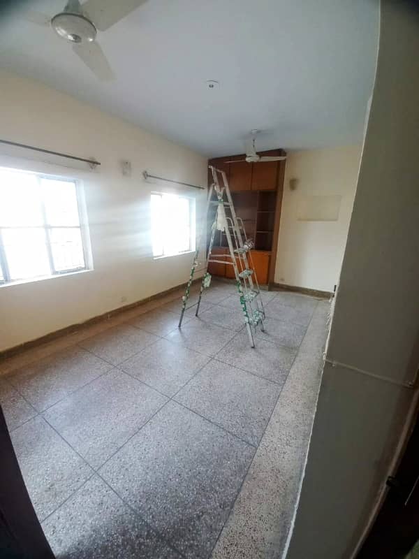 Prime Location 6 Marla Upper Portion Up For rent In G-10/1 2