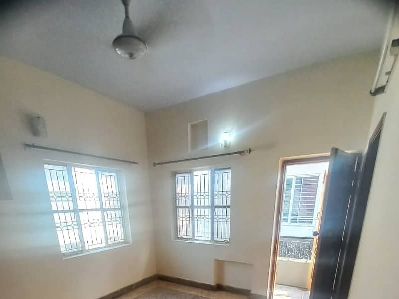 Prime Location 6 Marla Upper Portion Up For rent In G-10/1 8