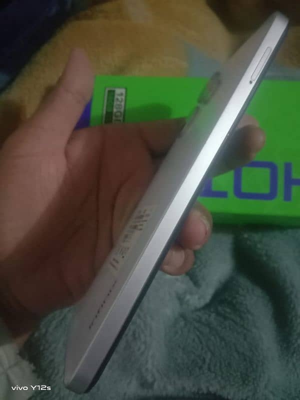 Infinix hot 30, 8/128 1