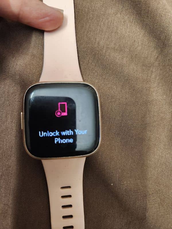 fitbit versa 2 without  charger locked 2