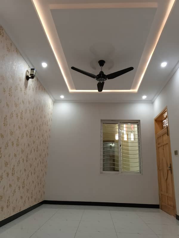 Double Storey 5 Marla House Demand 1 Crore 60 Lac Electricity Water 30 Feet Street 31