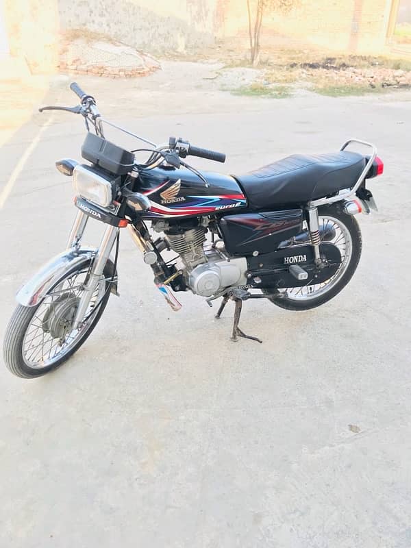 Honda Cg 125 2019 Model lush condition sale only serious buyer contact 2