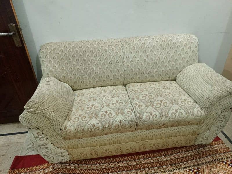 7 Seater sofa for urgent sale 1