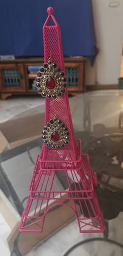 Beautiful pink colored earrings holder