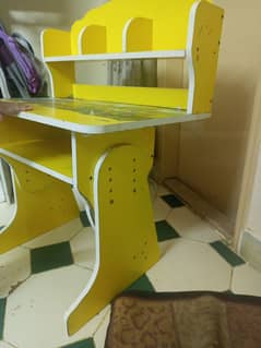 kids study table wooden