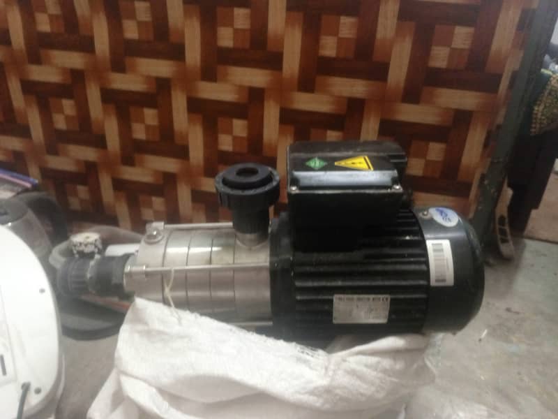 CNP CHLF 4-50 1Phase 220v Booster Pump 0