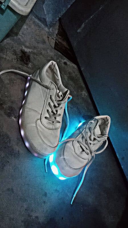 JORDEN UNIVERSITY SNEAKERS WITH BLINKING 7 LIGHTS 0