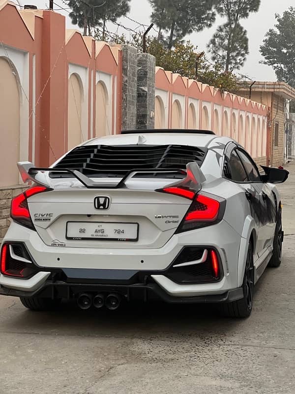 Honda Civic back spoiler high-quality painted black and white color 2