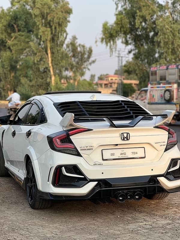 Honda Civic back spoiler high-quality painted black and white color 5