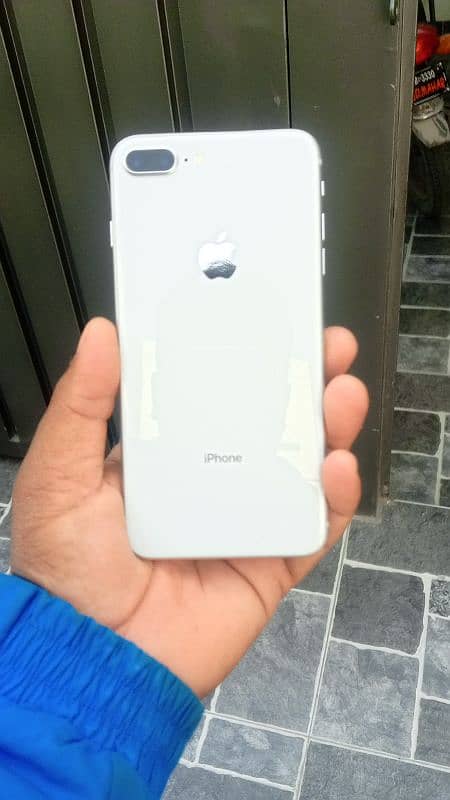 iphone8plus 256 bilkull fresh 10,10 betry helth 75 whtsapp 03093454060 4