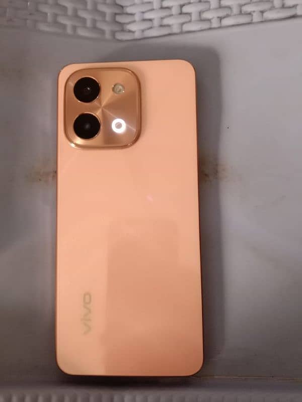 vivo y 28 3 month used box charge Sath he 0