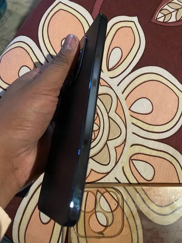 Infinix HOT 40i 8/256 with box and data cable also 2 months warranty 2