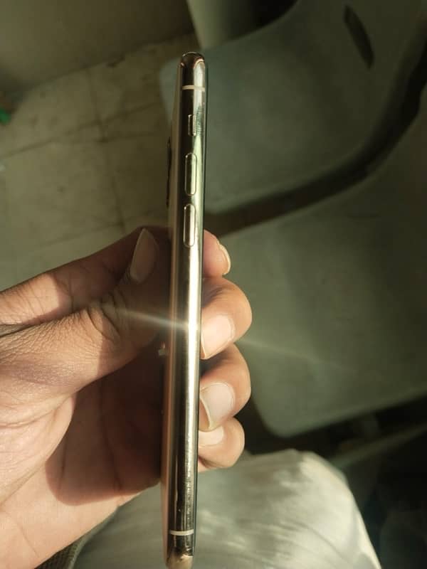 iphone 11pro 256 gold pta 5