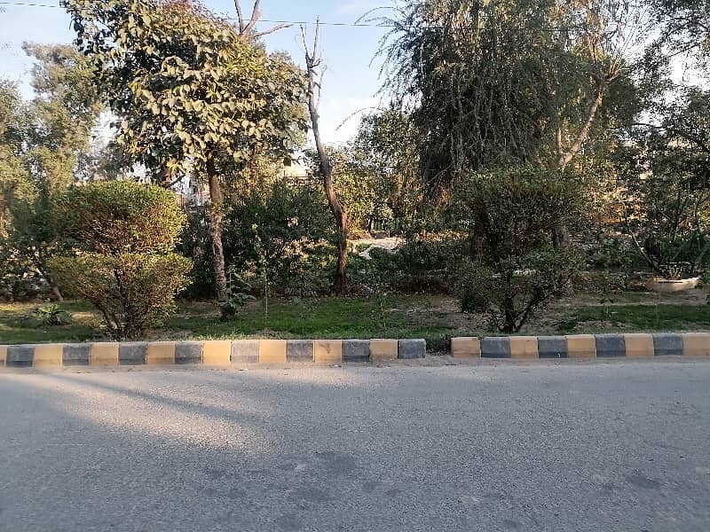 Ideally Located Commercial Plot Of 10 Marla Is Available For sale In Lahore 6