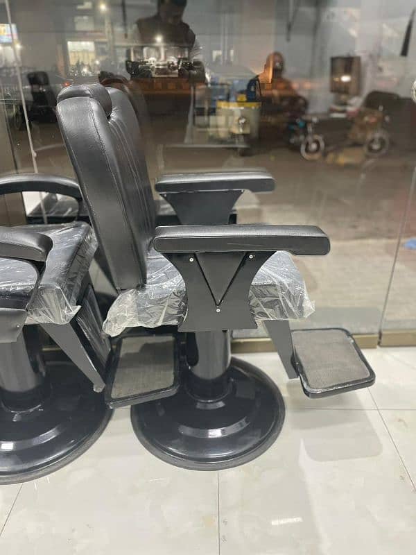 Make-up chair / parlor chair / Salon chair / Barber chair 18