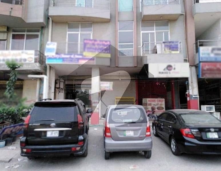 300 Square Feet Flat In Johar Town Phase 2 - Block H3 Best Option 1