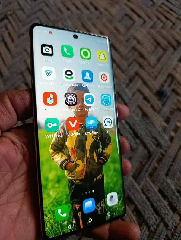 infinix note 40pro for sale 12+12 GB ram 256 GB room 70watt fast charg 3