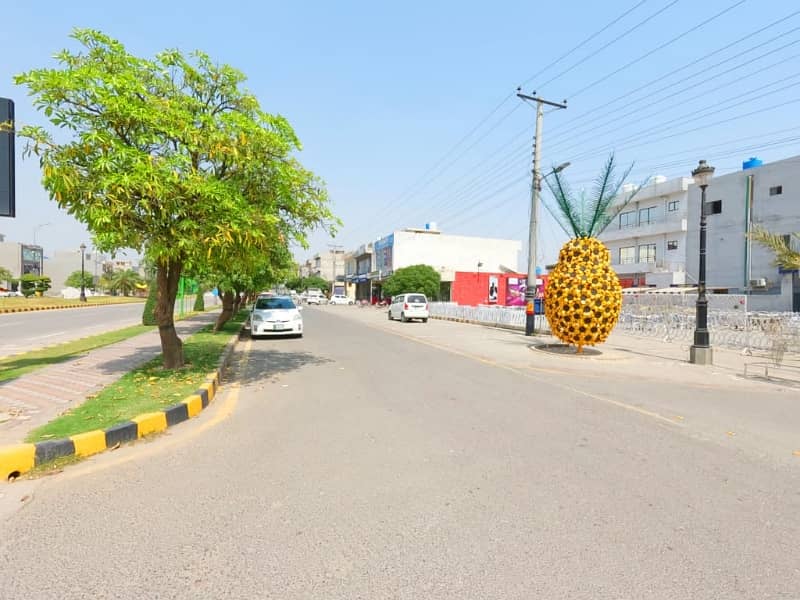 To sale You Can Find Spacious Prime Location Residential Plot In Central Park Housing Scheme - Block H 1