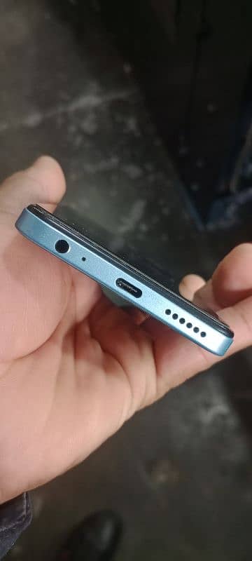 INFINIX SMART 8 PRO 4/128 GB 4