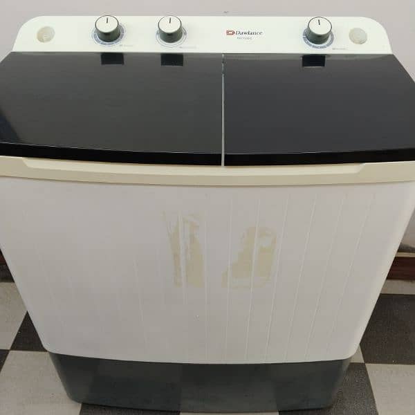 Dawlance twin tub semi automatic washing machine. 0