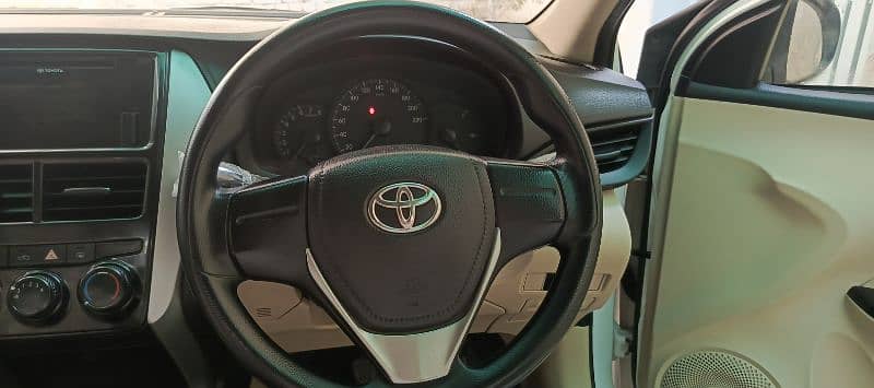 Toyota Yaris 2020/21 total genion low mileage. 9