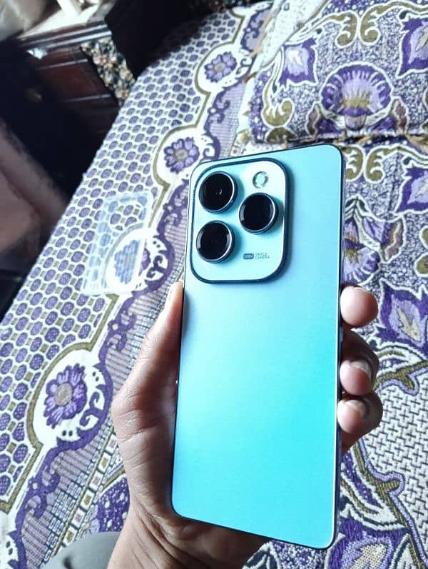 infinix hot 40 Pro 8