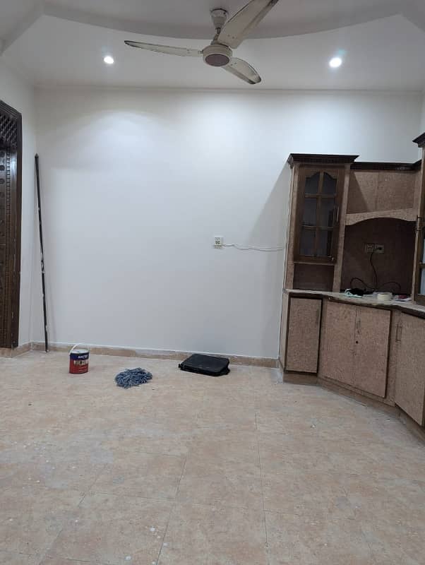 05 MARLA LOWER PORTION FOR RENT IN JOHAR TOWN LAHORE 4