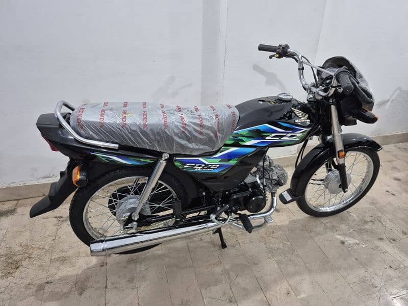 Honda CD-70 Dream 2025 Zero Meter 3