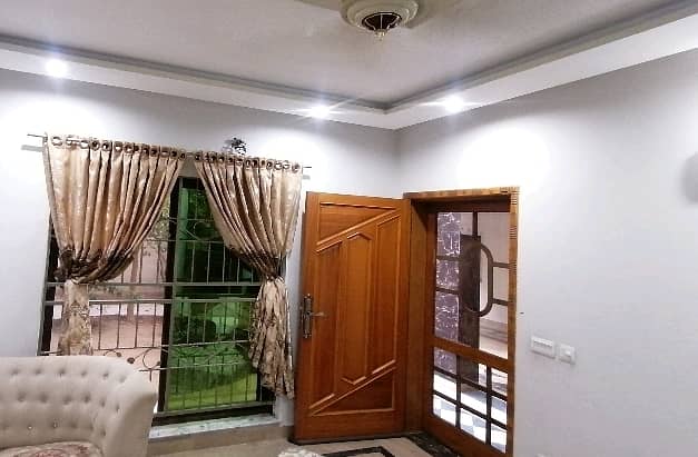 Idyllic House Available In Allama Iqbal Town For rent 2