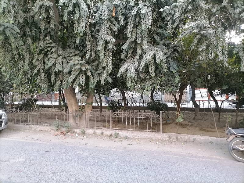 Idyllic House Available In Allama Iqbal Town For rent 11