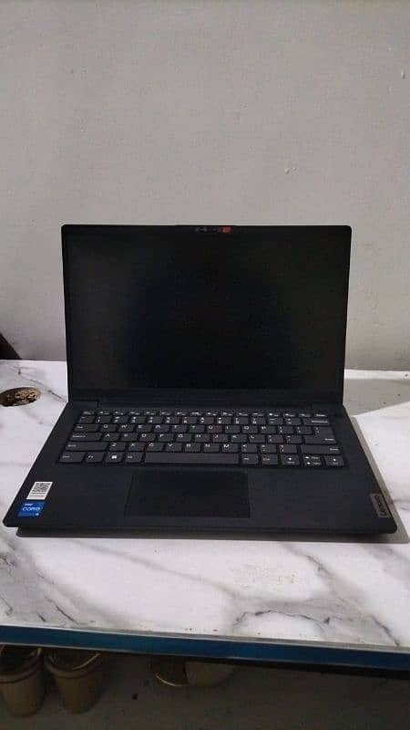 Lenovo v14 g3 0