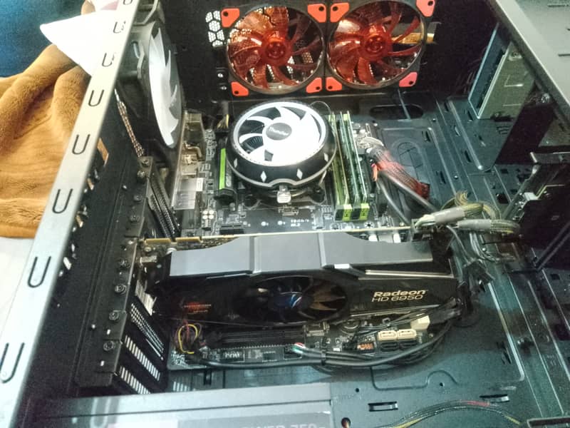 core i5 4690k fully atx tower n Mobo 9