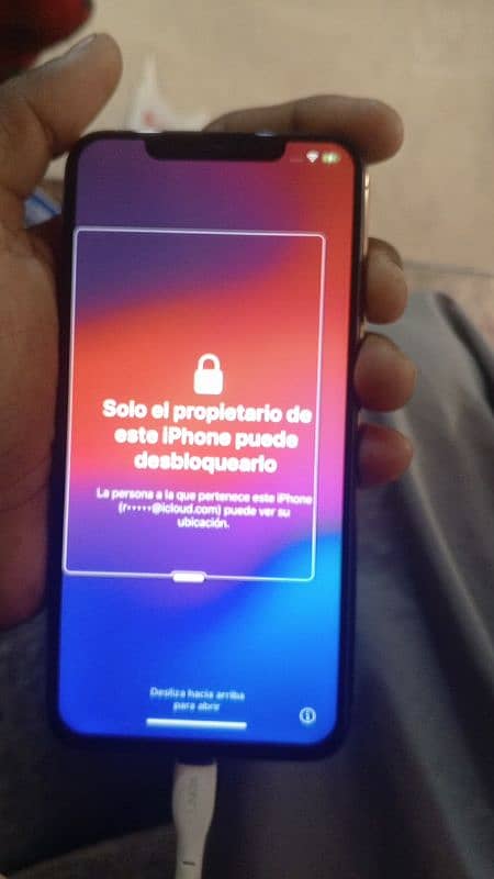 iPhone XS Max 64GB iCloud lock non PTA 5