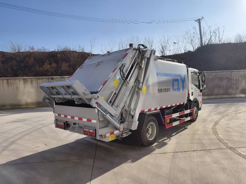 DONGFENG sanitation truck 2025 - will import from china 3