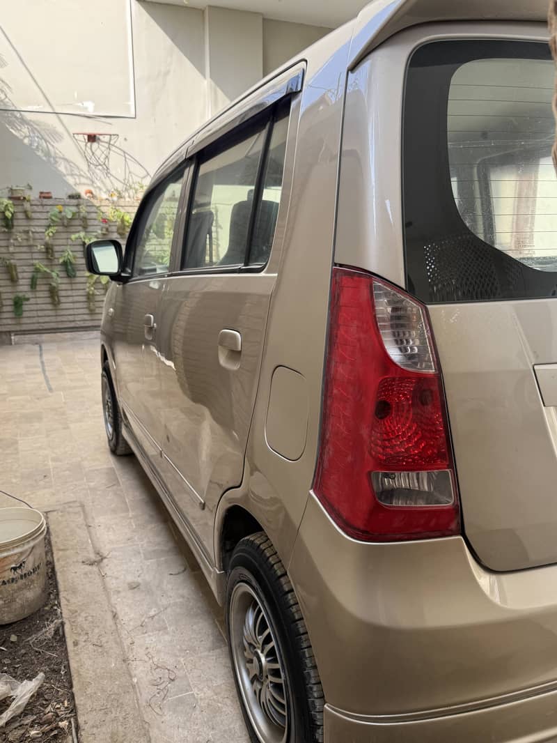 Suzuki Wagon R 2015 3