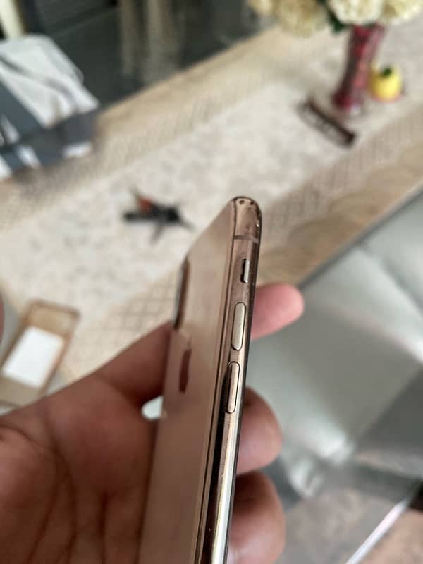 iphone XS 64 GB Non PTA 5