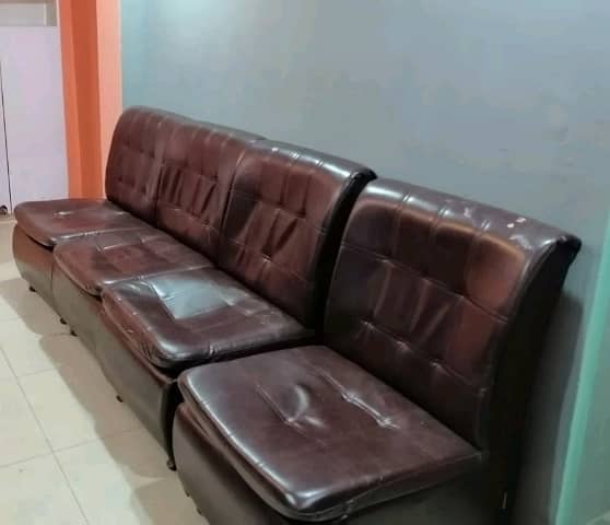 Well-constructed Fully Furnished Office Available For rent In Gulberg 3 2