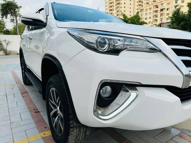 Toyota Fortuner V 2017 1