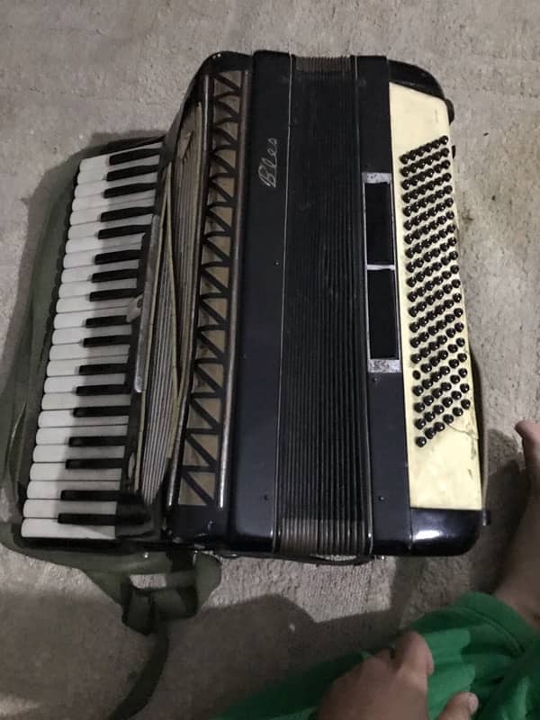 Accordion 1