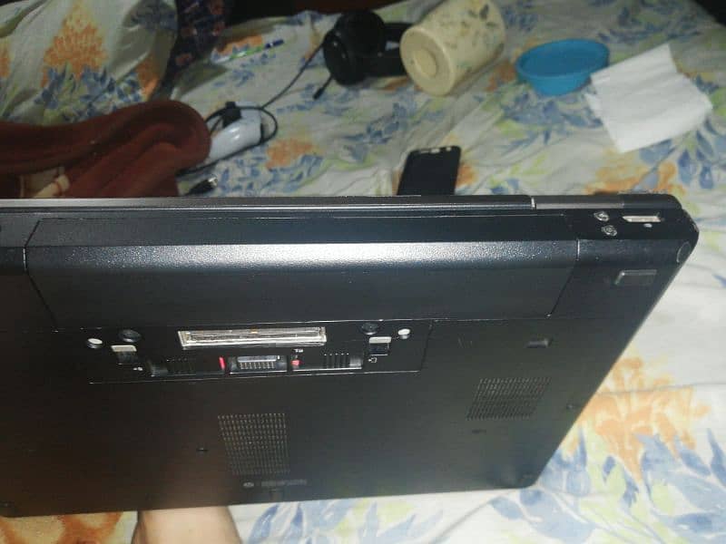 hp probook 6560B GOOD CONDITION A BIT OF SCRATCHES 3