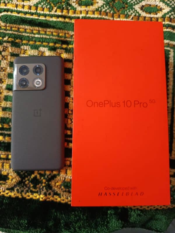 One plus 10 pro non pta  12 Ram 256 Rom 1