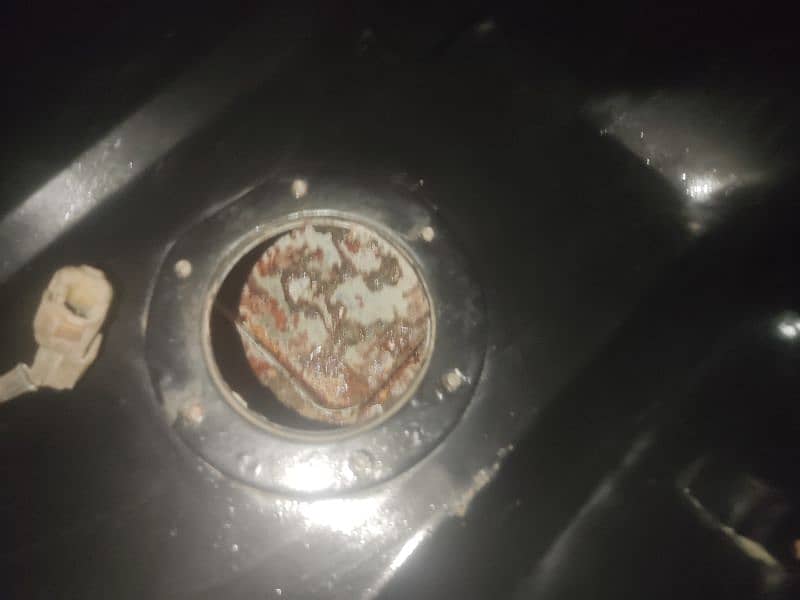 Suzuki CULTUS FUEL TANK URGENT SALE 3