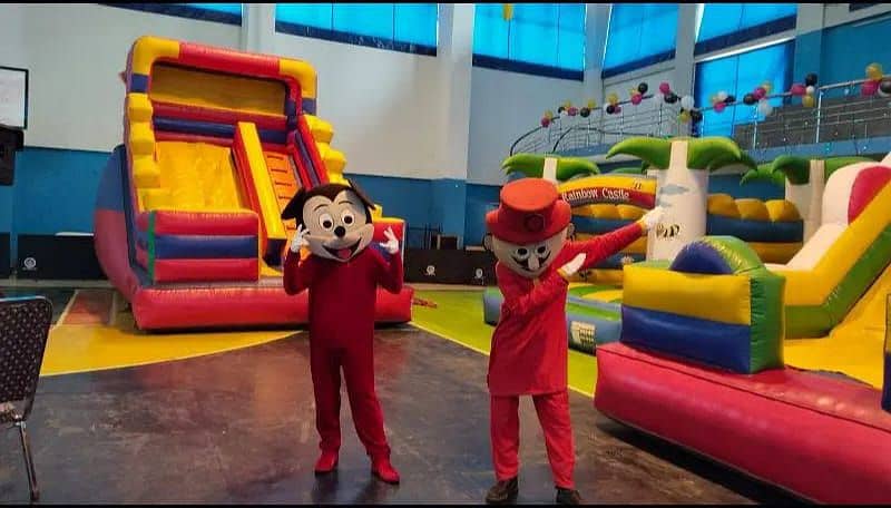 tallman Cartoon characters magician Balloon decorations jumping castle 0