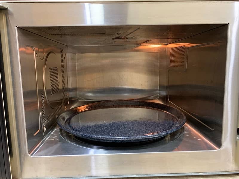 SHARP Carousel Convection Microwave Oven Capicity 41 Litre. 1