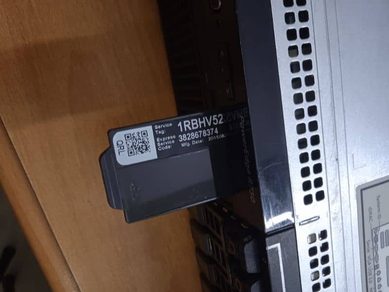 Dell PowerEdge R730 3